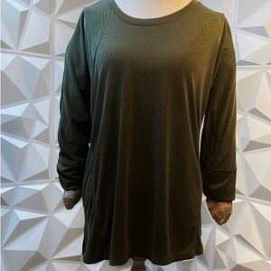 Like New!  Flattering Chico’s Top